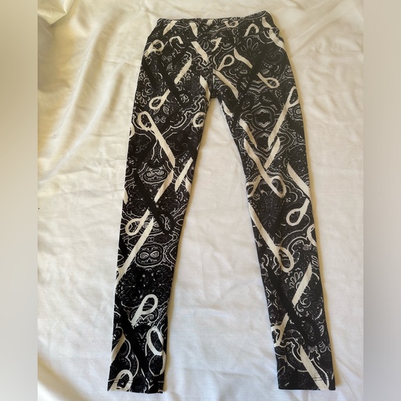 LULAROE LEGGINGS - Picture 1 of 1
